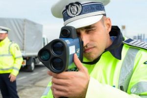 Peste 100 de şoferi vitezomani amendaţi de Poliţia Mureş!