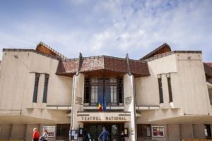 Teatrul Naţional îşi suspendă temporar activitatea