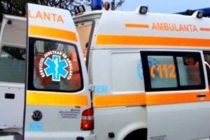 Șofer dus la spital după ce maşina în care se afla a fost lovită de un alt autoturism la Sibiu