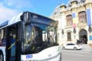 Numărul mijloacelor de transport în comun pe traseele craiovene pe care RAT Craiova le asigură va fi suplimentat. mijloacele de transport în comun sunt dezinfectate după fiecare cursă
