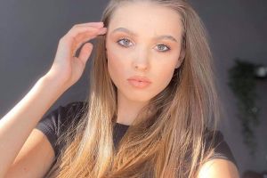 Norocul i-a surâns chiar într-o excursie la Iaşi! Any Mary Barbălată, model de la 13 ani