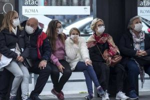 Italia opreşte toată economia în afară de farmacii, supermarket-uri bănci şi transport
