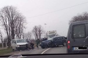 Accident frontal pe Calea Bârladului