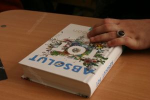 Elevii, îndemnaţi să nu piardă timpul în perioada în care sunt suspendate cursurile. Iată ce pot face!