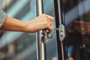 Şi-au închis porţile! Mai multe instituţii din Bihor, inclusiv cele de cultură, şi-au suspendat sau rărit activitatea cu publicul
