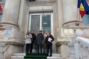 MAFIA VETERINARĂ DIN NOU PE MASA CURȚII CONSTITUȚIONALE – Un câştig pentru 9 milioane de proprietari de carnasiere