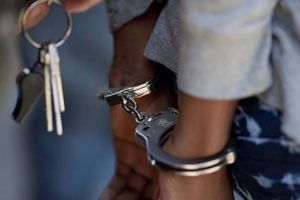 O tânără fără permis şi bărbatul care a lăsat-o să conducă maşina, cercetaţi penal ...