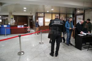 Acces limitat în Primăria Suceava, de joi