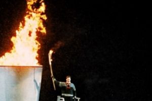Flacăra Olimpică a fost aprinsă într-o ceremonie fără spectatori, din cauza pandemiei cu coronavirus