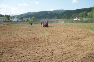 Peste 1.800 de fermieri din judeţul Braşov au depus cereri unice la APIA. Termenul limită este până în mai