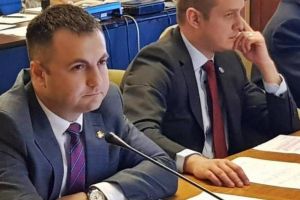 Legea care permite părinţilor să stea acasă, dacă se închid şcolile, adoptată pe timp de coronavirus. Deputatul Cucşa: Am dus ,,lupte grele”, pentru a ajunge la votul final