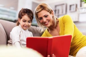 Liber pentru părinţi: angajatorii sunt obligaţi prin lege să ofere zile libere plătite părinţilor când şcolile sunt închise din cauza unor condiţii extreme