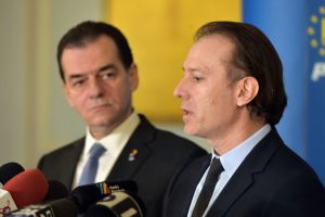 PNL se joacă de-a guvernarea; Cîţu fuge de responsabilitate