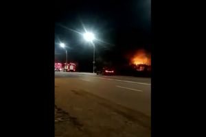 VIDEO/ Acum, arde pe soseaua Dig Braila-Galati