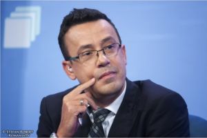 Victor Ciutacu îi SPULBERĂ pe liberali: Nici măcar ţărăniştii nu s-au autodistrus atât de rapid şi spectaculos
