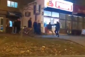 VIDEO: Individ pus pe scandal şi distrugeri într-un magazin din Sibiu – Poliţia l-a amedat