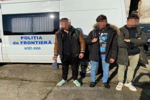 FOTO. Algerieni prinşi de poliţişti în judeţul Satu Mare. Voiau să ajungă în Franţa