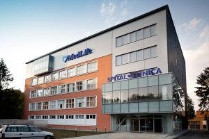 Medicina la privat: MedLife nu mai vrea pacienţi suspecţi de gripă tocmai când oamenii au nevoie de medici