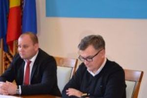 Prefectul, subprefectul si presedintele Consiliului Judetean Maramures au intrat in autoizolare. Tot in izolare au ajuns de astazi si seful Politie Maramures, seful DSP Maramures, dar si alti angajati