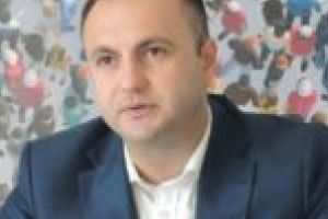 Legea iniţiată de Marian Cucşa a trecut în unanimitate! Părinţii care au copii sub 12 ani vor beneficia de zile libere cât timp şcolile sunt închise