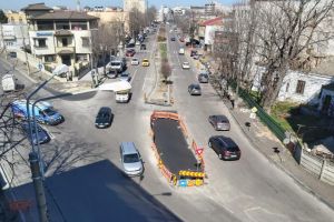 Constanta: Circulatia rutiera restrictionata partial pentru amenajarea sensului giratoriu pe bulevardul Mamaia