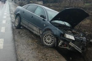 Cinci persoane implicate într-un accident cu două autoturisme, la Cumpărătura