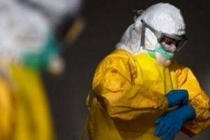 Încă un poliţist cu dosar penal: Un pacient testat pozitiv cu coronavirus a fost la două petreceri înainte de a intra în izolare