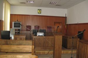 Și Judecătoria Gura Humorului a decis suspendarea proceselor