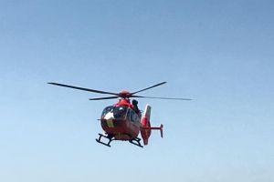 Elicopterul SMURD, solicitat să preia un tânăr rănit într-un accident la Căianu Mic