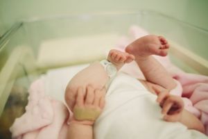 Cel mai tânăr pacient cu coronavirus, un nou-născut din Londra