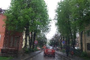 Weekend cu vreme mai rece şi posibile precipitaţii. Vezi prognoza completă!