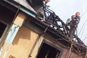 Incendiu la o casa din localitatea Jijila, judetul Tulcea (galerie foto)