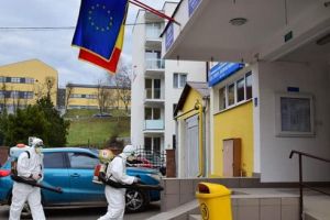 FOTO: Start la dezinfecţie anticoronavirus în unităţile de învăţământ din Târgu-Mureş!