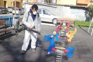 La Timişoara se dezinfectează parcurile şi locurile de joacă, în plină pandemie de coronavirus