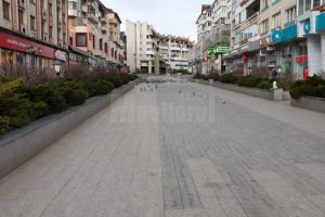 Mult mai puţini suceveni pe străzi. Centrul Sucevei era aproape pustiu
