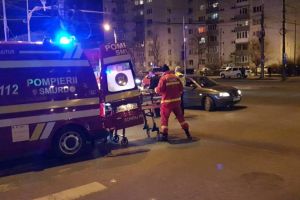 Un adolescent a ajuns la spital după ce a fost lovit de maşină pe trecerea de pietoni, în Calea Șagului