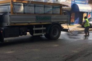 Programul de spălare a străzilor cu apă cu clor în săptămâna 16-21 martie. Eliberaţi parcările!