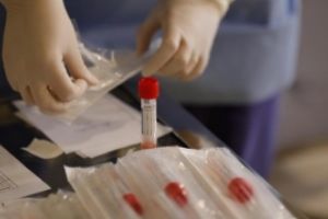 Savanţii francezi avertizează: Antiinflamatoarele pot AGRAVA COVID-19