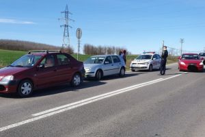 Nu a pastrat distanta si a intrat in coliziune cu un alt autoturism: Accident rutier pe DN22, Tulcea - Constanta
