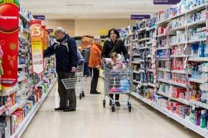 Mesajul marilor comercianţi din România: Există cantităţi şi stocuri pentru toţi. Vă rugăm să fiţi cumpătaţi la ce şi cât cumpăraţi