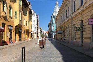 Oradea, în retragere: Străzile sunt aproape goale, prin malluri bate vântul, oamenii merg doar la supermarketuri şi farmacii (FOTO)