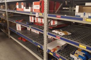 Apelul marilor reţele comerciale din România: Nu cumpăraţi mai mult decât e nevoie, există stocuri pentru toţi!