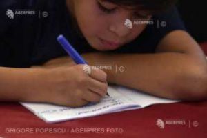 Cursuri de Teleşcoală, de astăzi, la TVR, pentru elevii care se pregătesc pentru Evaluarea Naţională şi Bacalaureat