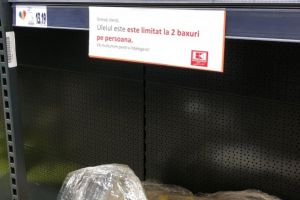 Unele magazine limiteaza numarul de produse cumparate, pentru a descurajara comportamentele isterice
