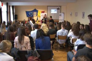 Diplome Cambridge, de atestare a competenţelor în limba engleză, pentru peste 150 de elevi ...