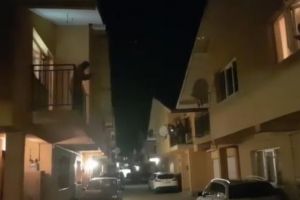 În Floreşti se aplaudă de la balcon precum în Italia! Ardelenii, solidari cu medicii care îngrijesc bolnavii de CORONAVIRUS. VIDEO