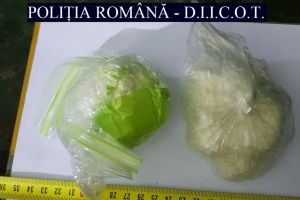 Flagrant pe Autostrada A2, Bucuresti - Constanta. Politistii au gasit cocaina si MDMA cristale   