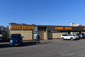 În pieţele din Oradea a apărut frica de coronavirus. Comercianţii se gândesc să lase tarabele goale (FOTO)