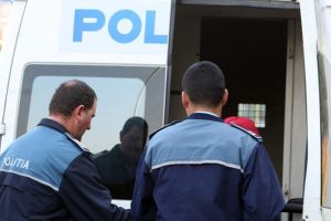 PITEŞTEANCĂ PRINSĂ ÎN FLAGRANT DELICT CU DROGURI DE MARE RISC