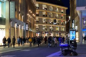 Roxana, Dusseldorf - Germania: “Noi mergem în permanenţă cu măşti şi evităm zonele ...